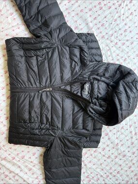 Aventure Black Quilted Hooded Puffer Jacket